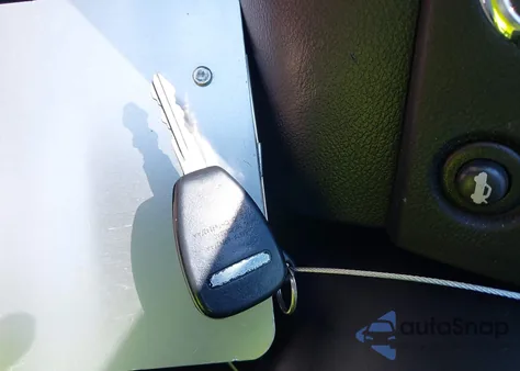 2014 Chrysler 200 Lx z USA, uszkodzony, nr VIN 1C3CCBAB0EN212024